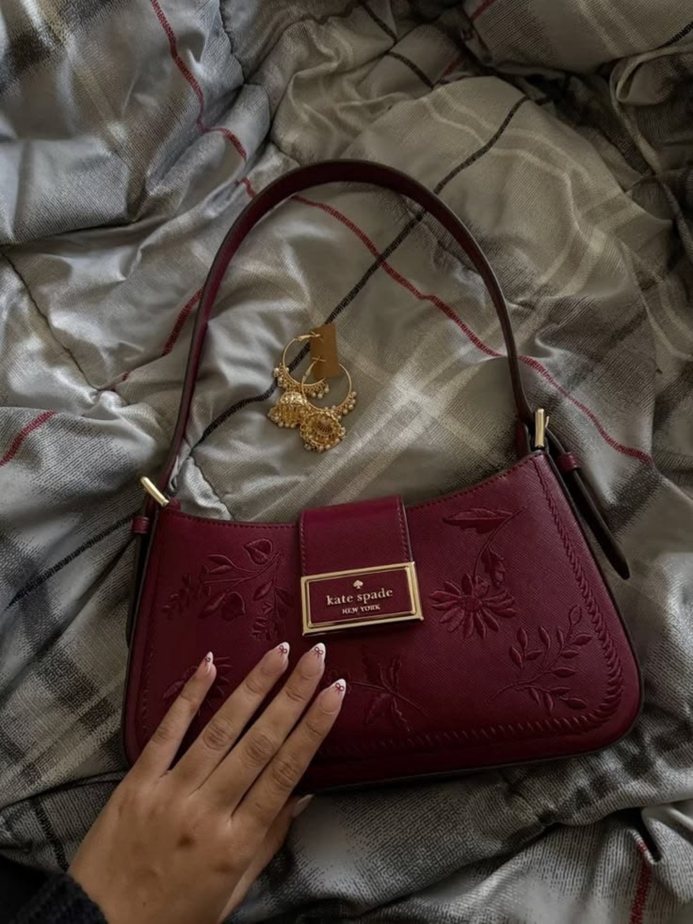 DO NOT BUY! In search of anybody selling this bag!